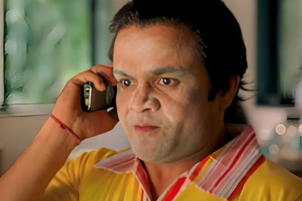 फ़िल्म के एक सीन में कलाकार फोन पर बात करते हुए_अप्रेजल