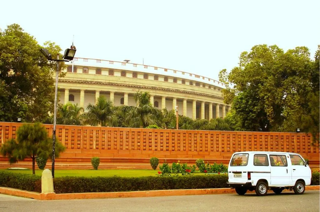 भारतीय संसद_हिंदी में कानून